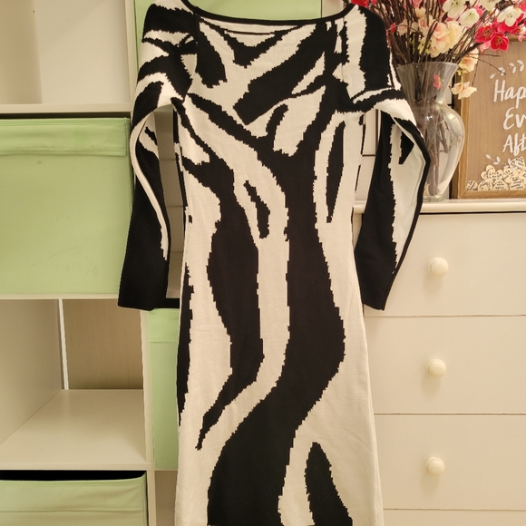 Zebra Pattern Dress Size XS - Picture 2 of 3